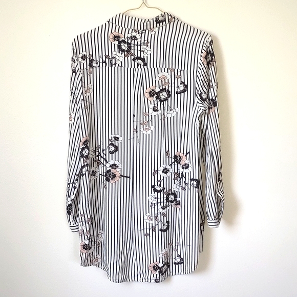 DR2 Small Stripped Button Down Shirt NWOT - Picture 2 of 3